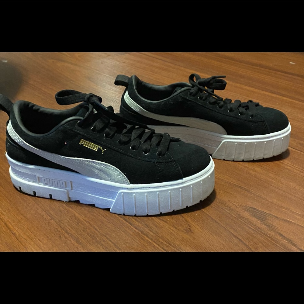 Black Platform Pumas!